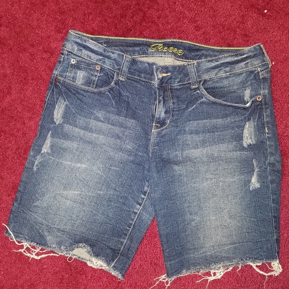 Women's Jean Shorts - Picture 1 of 3